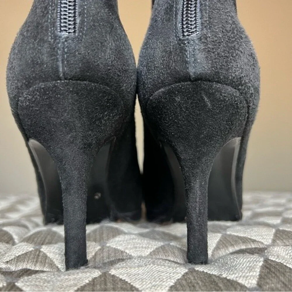 Stuart Weitzman‎ Black Suede Chic Heeled Ankle Boots Booties Back Zip Women 9.5